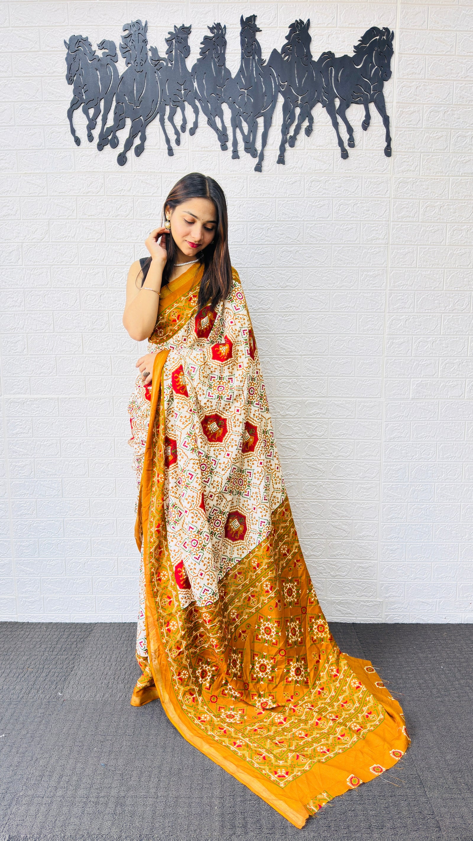 Traditional Patola Print Heavy Mul Cotton Saree with Unstitched Blouse Piece