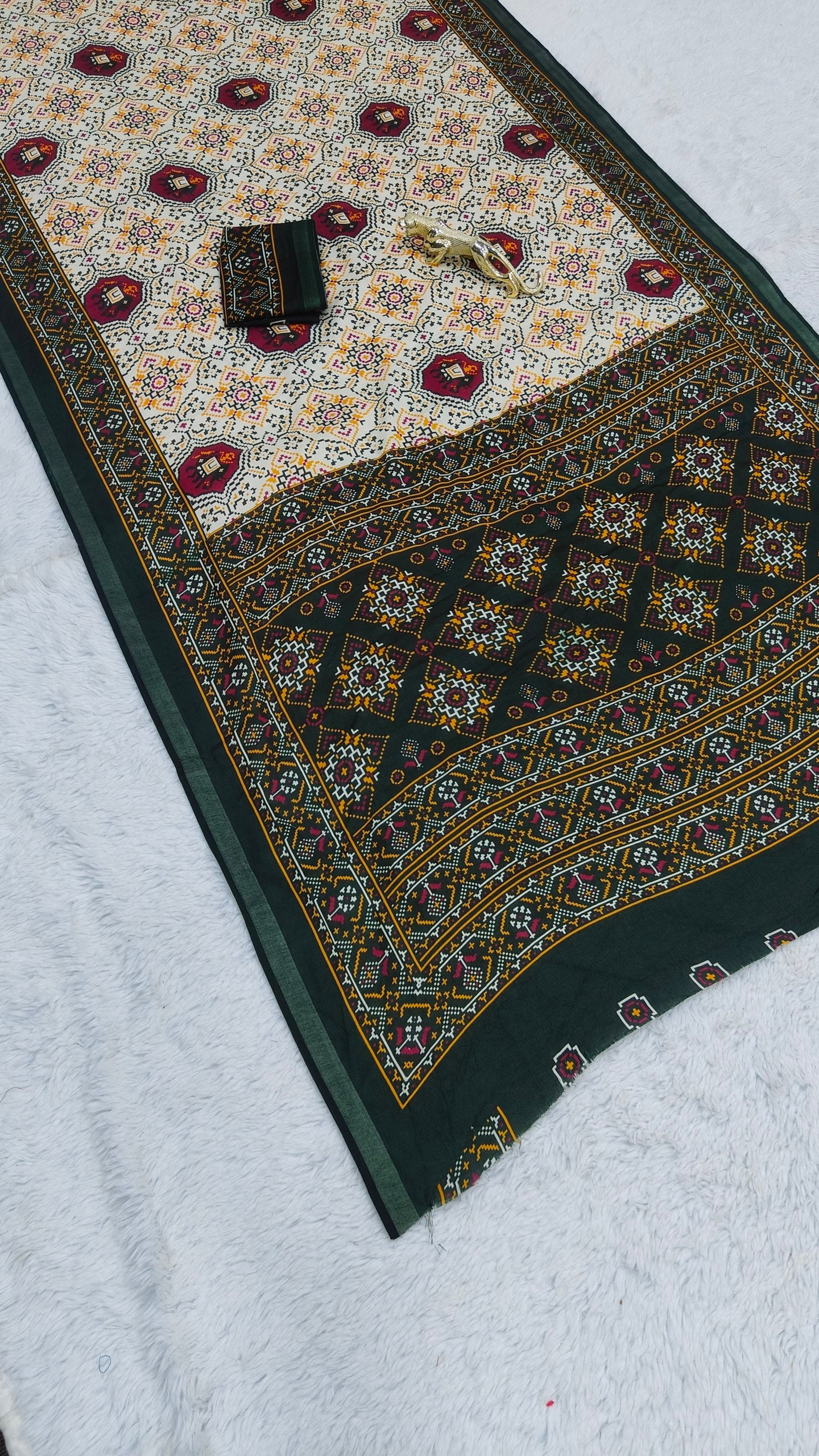 Traditional Patola Print Heavy Mul Cotton Saree with Unstitched Blouse Piece