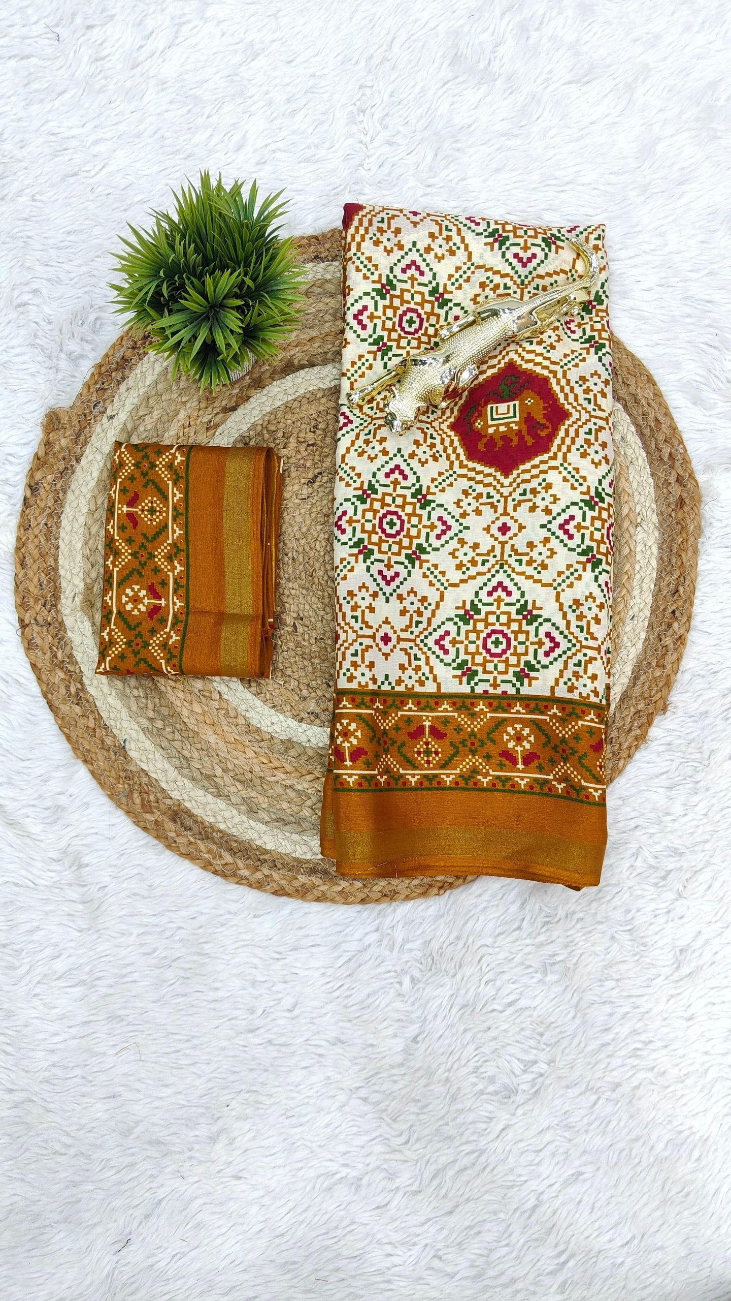 Traditional Patola Print Heavy Mul Cotton Saree with Unstitched Blouse Piece
