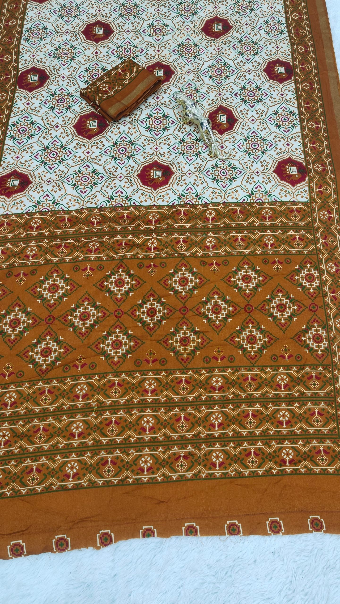 Traditional Patola Print Heavy Mul Cotton Saree with Unstitched Blouse Piece