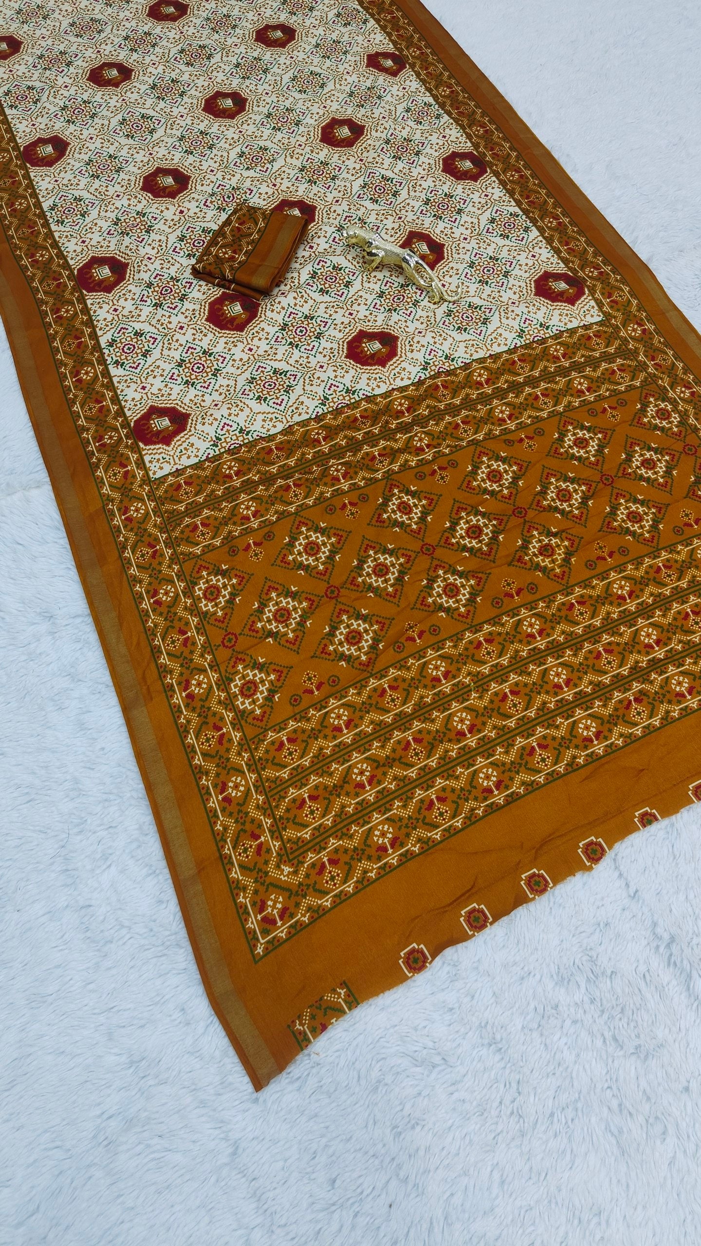 Traditional Patola Print Heavy Mul Cotton Saree with Unstitched Blouse Piece