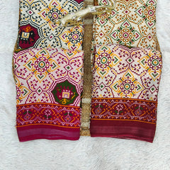 Traditional Patola Print Heavy Mul Cotton Saree with Unstitched Blouse Piece