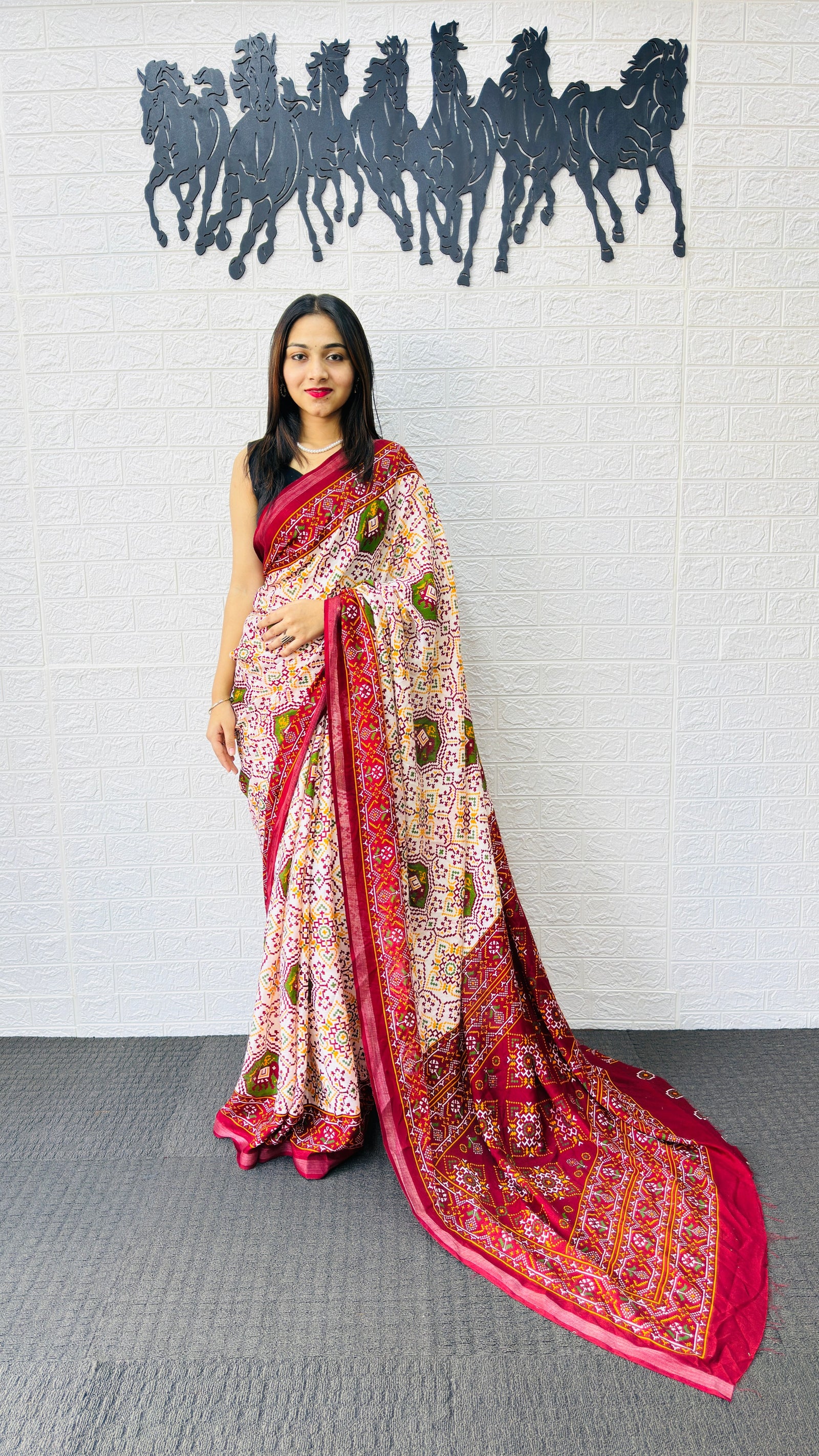 Traditional Patola Print Heavy Mul Cotton Saree with Unstitched Blouse Piece