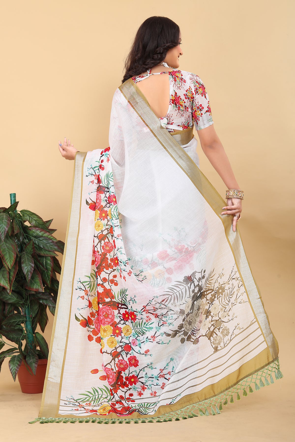 Premium Printed Linen White Saree with Blouse Piece