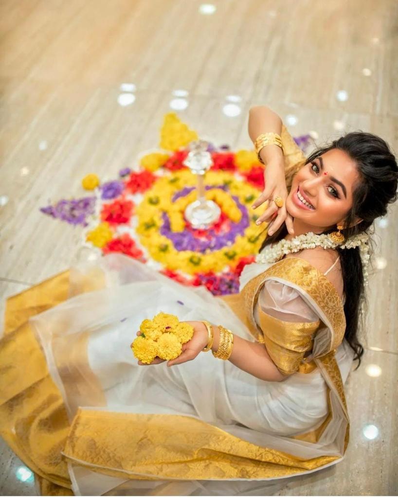 Traditional Kerala Kasavu Saree with Golden Border