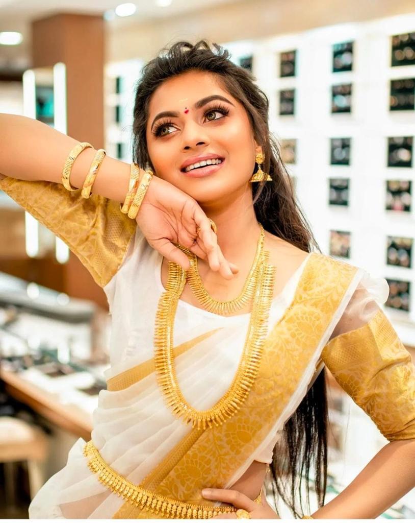 Traditional Kerala Kasavu Saree with Golden Border