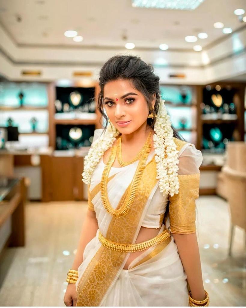 Traditional Kerala Kasavu Saree with Golden Border