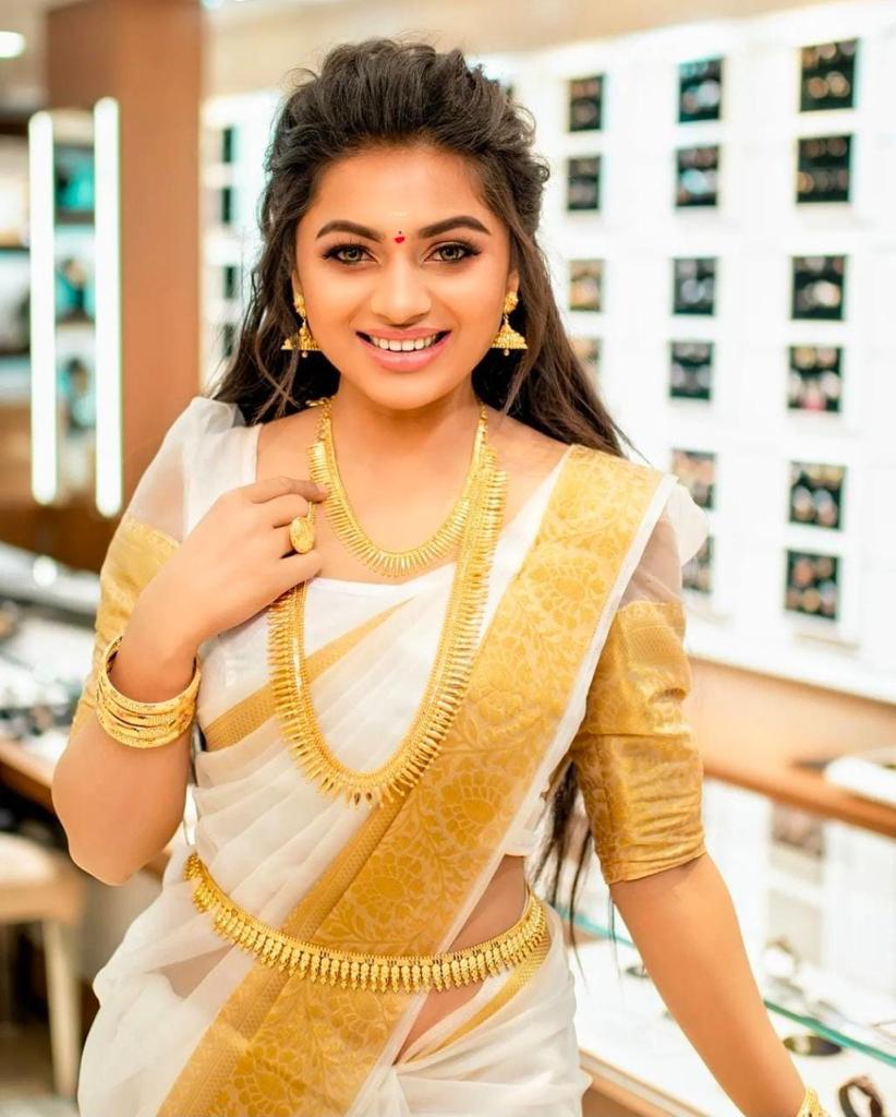 Traditional Kerala Kasavu Saree with Golden Border