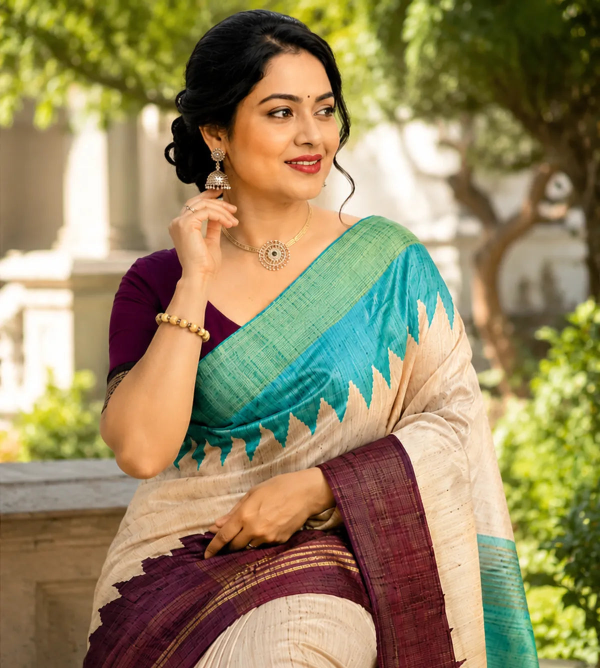 Elegant Tussar Silk Saree with Zig-Zag Border & Contrast Pallu